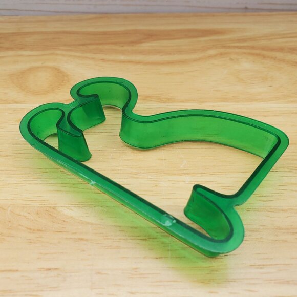 Vintage Green Plastic Christmas Cookie Cutters From 1980s Elf Reindeer Sleigh - Picture 12 of 15